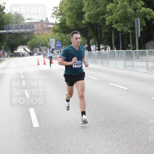 29.06.2025 - hella hamburg halbmarathon Jannik Wohlers http://msf.ph/oto/8154361 29.06.2025 09:35:31 Lombardsbrücke 28, 47, 14689, 17888 meine-sportfotos.de