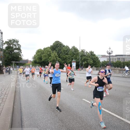 29.06.2025 - hella hamburg halbmarathon Jannik Wohlers http://msf.ph/oto/8154368 29.06.2025 10:53:23 Lombardsbrücke 1017, 1687, 1744, 1753, 2079, 3055, 4801, 5430, 5856, 5857, 5964, 6039, 6192, 6273, 6306, 6913, 6996, 7039, 7537, 7614, 7890, 8924, 9503, 9531, 9572, 9771, 11390, 11472, 11493, 12283, 13316, 13350, 14665, 14799, 14927, 15047, 15118, 15191, 15290, 15292, 15804, 15821, 15822, 16313, 16748, 17255, 17309, 17709, 18059, 18083, 18365, 18902 meine-sportfotos.de