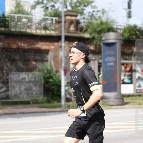 29.06.2025 - hella hamburg halbmarathon Yannick Fuchs http://msf.ph/oto/8154372 29.06.2025 10:13:16 20KM 18694 meine-sportfotos.de