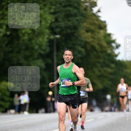 29.06.2025 - hella hamburg halbmarathon Dr. Thomas Lammeyer http://msf.ph/oto/8154373 29.06.2025 09:42:35 Kennedybrücke 51, 6380, 6699, 11342 meine-sportfotos.de