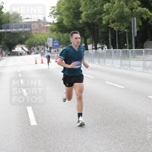 29.06.2025 - hella hamburg halbmarathon Jannik Wohlers http://msf.ph/oto/8154380 29.06.2025 09:35:31 Lombardsbrücke 28, 47, 14689, 17888 meine-sportfotos.de
