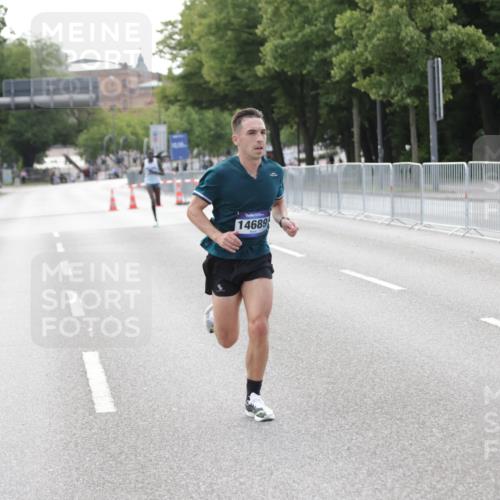 29.06.2025 - hella hamburg halbmarathon Jannik Wohlers http://msf.ph/oto/8154395 29.06.2025 09:35:31 Lombardsbrücke 28, 47, 14689, 17888 meine-sportfotos.de
