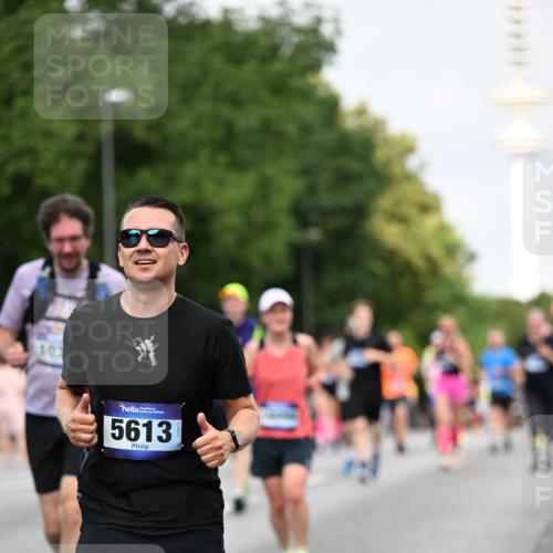 29.06.2025 - hella hamburg halbmarathon Dr. Thomas Lammeyer http://msf.ph/oto/8154397 29.06.2025 10:07:58 Kennedybrücke 1355, 1450, 2277, 2683, 4095, 4307, 4587, 4951, 5058, 5384, 5396, 5464, 5613, 6142, 6391, 6453, 7006, 7277, 7278, 7279, 7306, 7485, 8177, 8421, 8422, 8423, 8469, 8484, 9526, 9899, 10389, 11402 meine-sportfotos.de