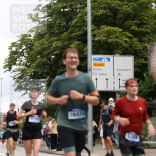 29.06.2025 - hella hamburg halbmarathon Yannick Fuchs http://msf.ph/oto/8154398 29.06.2025 10:57:51 20KM 1254, 1316, 1334, 1464, 2685, 4328, 5305, 5384, 7042, 7290, 8561, 9191, 10705, 10766, 11149, 11527, 11657, 11771, 12315, 12316, 12662, 13171, 13542, 13841, 14135, 14493, 15093, 15532, 15897, 16424, 16426, 16639, 16995, 17061, 17071, 17112, 17437, 17685, 17686, 17730, 18395, 18581, 18717 meine-sportfotos.de