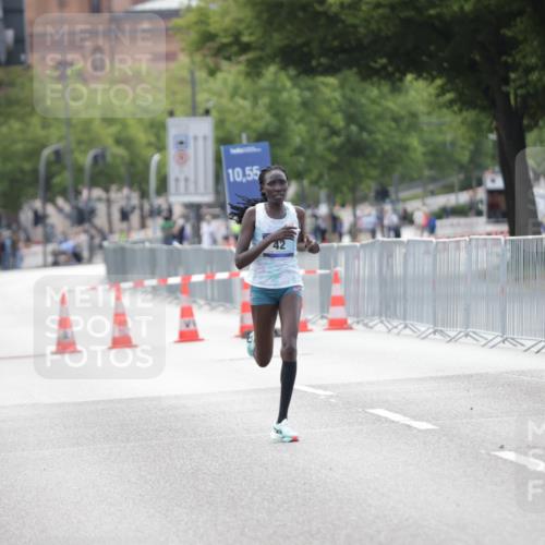 29.06.2025 - hella hamburg halbmarathon Jannik Wohlers http://msf.ph/oto/8154412 29.06.2025 09:35:33 Lombardsbrücke 28, 42, 14689 meine-sportfotos.de