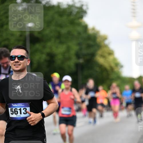29.06.2025 - hella hamburg halbmarathon Dr. Thomas Lammeyer http://msf.ph/oto/8154417 29.06.2025 10:07:58 Kennedybrücke 1355, 1450, 2277, 2683, 4095, 4307, 4587, 4951, 5058, 5384, 5396, 5464, 5613, 6142, 6391, 6453, 7006, 7277, 7278, 7279, 7306, 7485, 8177, 8421, 8422, 8423, 8469, 8484, 9526, 9899, 10389, 11402 meine-sportfotos.de