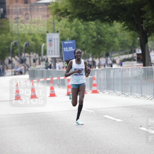 29.06.2025 - hella hamburg halbmarathon Jannik Wohlers http://msf.ph/oto/8154423 29.06.2025 09:35:33 Lombardsbrücke 28, 42, 14689 meine-sportfotos.de