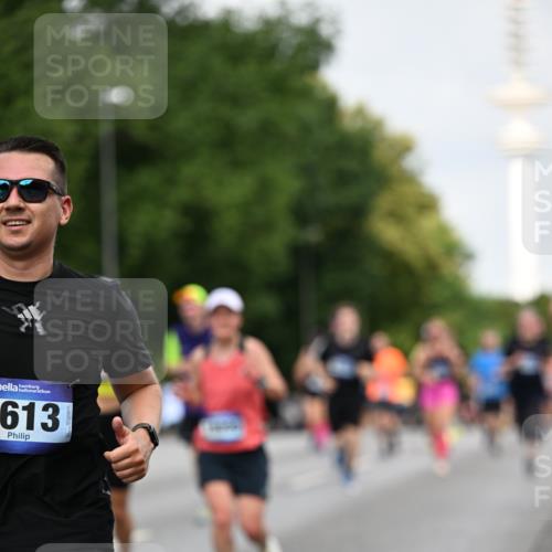 29.06.2025 - hella hamburg halbmarathon Dr. Thomas Lammeyer http://msf.ph/oto/8154434 29.06.2025 10:07:58 Kennedybrücke 1355, 1450, 2277, 2683, 4095, 4307, 4587, 4951, 5058, 5384, 5396, 5464, 5613, 6142, 6391, 6453, 7006, 7277, 7278, 7279, 7306, 7485, 8177, 8421, 8422, 8423, 8469, 8484, 9526, 9899, 10389, 11402 meine-sportfotos.de