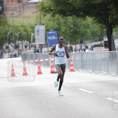 29.06.2025 - hella hamburg halbmarathon Jannik Wohlers http://msf.ph/oto/8154444 29.06.2025 09:35:33 Lombardsbrücke 28, 42, 14689 meine-sportfotos.de
