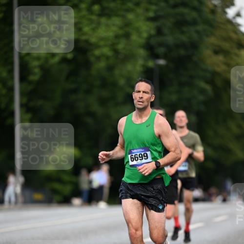 29.06.2025 - hella hamburg halbmarathon Dr. Thomas Lammeyer http://msf.ph/oto/8154472 29.06.2025 09:42:36 Kennedybrücke 51, 6380, 6699, 11342 meine-sportfotos.de