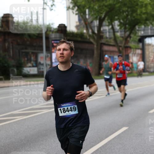29.06.2025 - hella hamburg halbmarathon Yannick Fuchs http://msf.ph/oto/8154525 29.06.2025 10:37:55 20KM 3109, 3116, 3124, 3146, 3437, 3697, 3928, 4080, 4318, 5506, 6495, 7026, 7093, 7185, 7451, 7508, 7635, 8664, 9114, 10237, 10246, 10493, 11648, 11778, 11848, 12153, 12327, 12623, 12657, 12776, 13348, 13398, 13897, 14201, 14210, 14484, 14690, 14849, 15383, 15932, 16105, 16314, 16338, 16648, 16997, 17391, 17403, 17516, 18449, 18678, 18775, 19009, 19038, 19051, 19090, 19229 meine-sportfotos.de