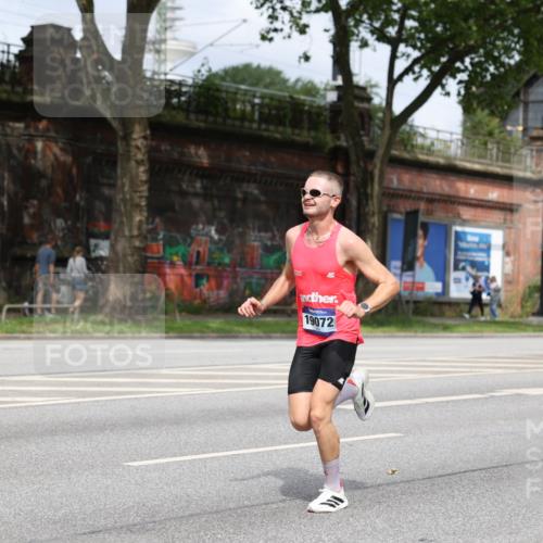 29.06.2025 - hella hamburg halbmarathon Yannick Fuchs http://msf.ph/oto/8154528 29.06.2025 10:13:48 20KM 14932, 15166, 19072 meine-sportfotos.de