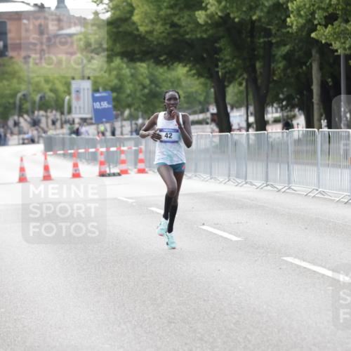 29.06.2025 - hella hamburg halbmarathon Jannik Wohlers http://msf.ph/oto/8154534 29.06.2025 09:35:34 Lombardsbrücke 28, 42, 14689 meine-sportfotos.de