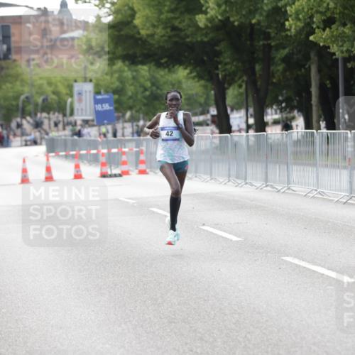 29.06.2025 - hella hamburg halbmarathon Jannik Wohlers http://msf.ph/oto/8154553 29.06.2025 09:35:34 Lombardsbrücke 28, 42, 14689 meine-sportfotos.de
