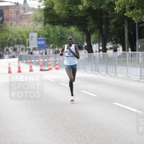 29.06.2025 - hella hamburg halbmarathon Jannik Wohlers http://msf.ph/oto/8154568 29.06.2025 09:35:34 Lombardsbrücke 28, 42, 14689 meine-sportfotos.de
