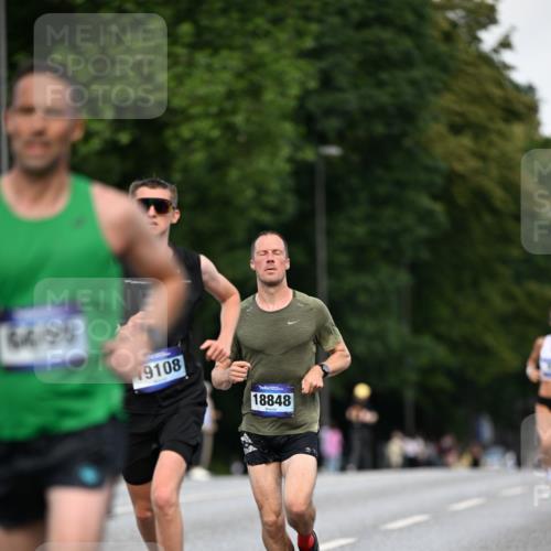 29.06.2025 - hella hamburg halbmarathon Dr. Thomas Lammeyer http://msf.ph/oto/8154580 29.06.2025 09:42:38 Kennedybrücke 51, 6380, 6699, 11342 meine-sportfotos.de
