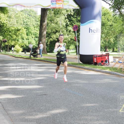 29.06.2025 - hella hamburg halbmarathon MichiJ http://msf.ph/oto/8154584 29.06.2025 09:56:08 Zwischen KM18-KM19 6 meine-sportfotos.de