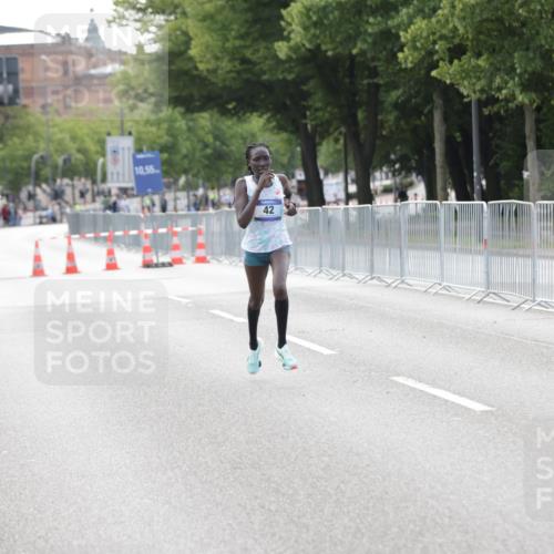 29.06.2025 - hella hamburg halbmarathon Jannik Wohlers http://msf.ph/oto/8154586 29.06.2025 09:35:35 Lombardsbrücke 28, 42, 14689 meine-sportfotos.de