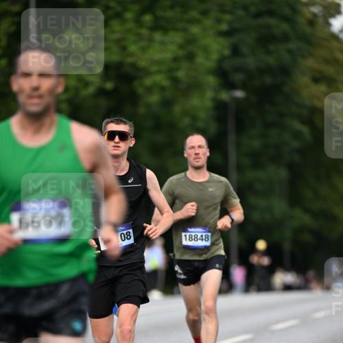 29.06.2025 - hella hamburg halbmarathon Dr. Thomas Lammeyer http://msf.ph/oto/8154598 29.06.2025 09:42:38 Kennedybrücke 51, 6380, 6699, 11342 meine-sportfotos.de
