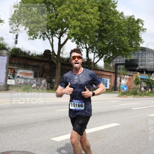 29.06.2025 - hella hamburg halbmarathon Yannick Fuchs http://msf.ph/oto/8154599 29.06.2025 10:13:50 20KM 14932, 15166, 19072 meine-sportfotos.de