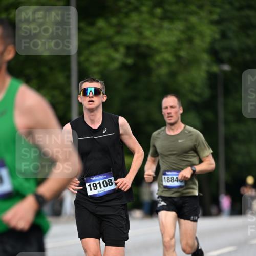 29.06.2025 - hella hamburg halbmarathon Dr. Thomas Lammeyer http://msf.ph/oto/8154610 29.06.2025 09:42:38 Kennedybrücke 51, 6380, 6699, 11342 meine-sportfotos.de