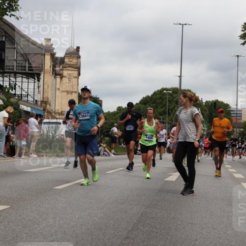 29.06.2025 - hella hamburg halbmarathon Yannick Fuchs http://msf.ph/oto/8154611 29.06.2025 10:57:55 20KM 1254, 1334, 1464, 2685, 2810, 4328, 5384, 7042, 7290, 7907, 8561, 9191, 10705, 11149, 11657, 11771, 12315, 12316, 12662, 13171, 13503, 13542, 13841, 14135, 14493, 15093, 15532, 15897, 16424, 16426, 16995, 17061, 17112, 17150, 17437, 17533, 17685, 17686, 17730, 18395, 18581, 18717 meine-sportfotos.de