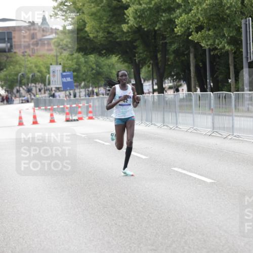 29.06.2025 - hella hamburg halbmarathon Jannik Wohlers http://msf.ph/oto/8154635 29.06.2025 09:35:35 Lombardsbrücke 28, 42, 14689 meine-sportfotos.de