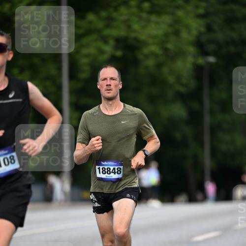 29.06.2025 - hella hamburg halbmarathon Dr. Thomas Lammeyer http://msf.ph/oto/8154649 29.06.2025 09:42:39 Kennedybrücke 51, 6380, 6699, 11342 meine-sportfotos.de