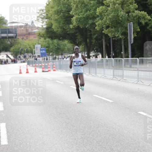 29.06.2025 - hella hamburg halbmarathon Jannik Wohlers http://msf.ph/oto/8154652 29.06.2025 09:35:35 Lombardsbrücke 28, 42, 14689 meine-sportfotos.de