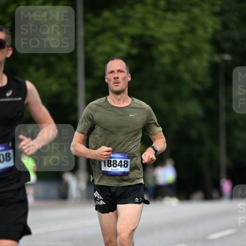 29.06.2025 - hella hamburg halbmarathon Dr. Thomas Lammeyer http://msf.ph/oto/8154659 29.06.2025 09:42:39 Kennedybrücke 51, 6380, 6699, 11342 meine-sportfotos.de