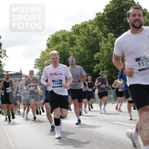 29.06.2025 - hella hamburg halbmarathon Jannik Wohlers http://msf.ph/oto/8154662 29.06.2025 10:16:30 Lombardsbrücke 1117, 1240, 1331, 1403, 1553, 1602, 2225, 3088, 3176, 3450, 3622, 5036, 5037, 6328, 6742, 6941, 6948, 7114, 7115, 7257, 7345, 7360, 7376, 7924, 7928, 8263, 8513, 8619, 9091, 9208, 9332, 9492, 9891, 10165, 10314, 10317, 10320, 10735, 10926, 11335, 11410, 11428, 11442, 12043, 12252, 12289, 12297, 12640, 13114, 13206, 13365, 13851, 14597, 14646, 15381, 15564, 15613, 15658, 15713, 15861, 16376, 16447, 16459, 16709, 17449, 17527, 17604, 17661, 17845, 17857, 18245 meine-sportfotos.de