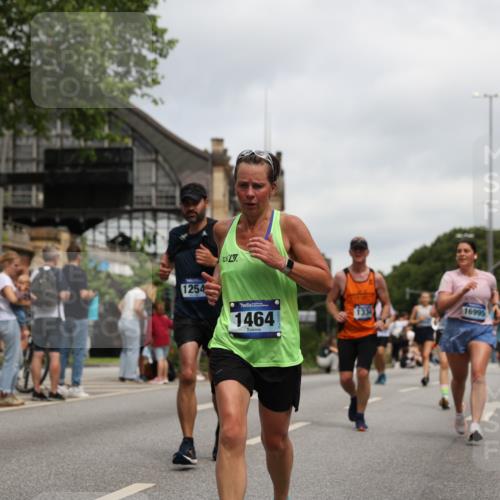 29.06.2025 - hella hamburg halbmarathon Yannick Fuchs http://msf.ph/oto/8154669 29.06.2025 10:57:58 20KM 1254, 1334, 1464, 2685, 2810, 4328, 5384, 7042, 7290, 7907, 8561, 9191, 11149, 12662, 13503, 13542, 13841, 14135, 14225, 14493, 15093, 15532, 15797, 15897, 16424, 16995, 17061, 17112, 17150, 17437, 17533, 17685, 17686, 17730, 18395, 18581, 18717 meine-sportfotos.de