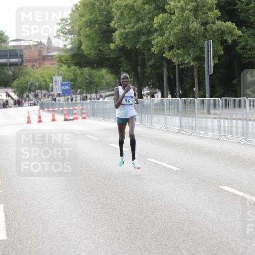 29.06.2025 - hella hamburg halbmarathon Jannik Wohlers http://msf.ph/oto/8154682 29.06.2025 09:35:35 Lombardsbrücke 28, 42, 14689 meine-sportfotos.de
