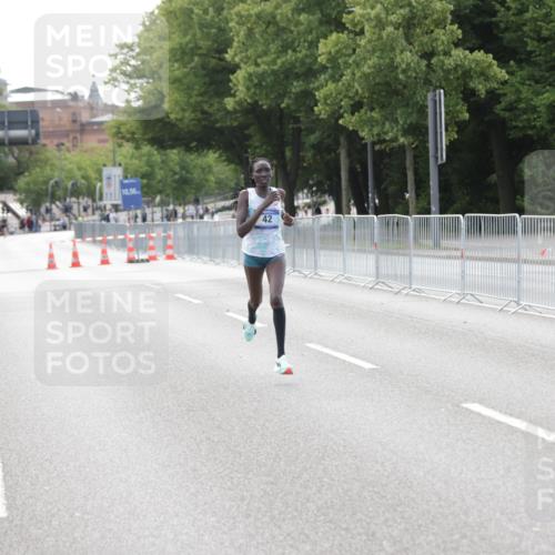 29.06.2025 - hella hamburg halbmarathon Jannik Wohlers http://msf.ph/oto/8154700 29.06.2025 09:35:35 Lombardsbrücke 28, 42, 14689 meine-sportfotos.de