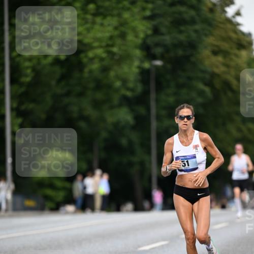 29.06.2025 - hella hamburg halbmarathon Dr. Thomas Lammeyer http://msf.ph/oto/8154710 29.06.2025 09:42:42 Kennedybrücke 51, 53, 6380, 6699, 11342 meine-sportfotos.de