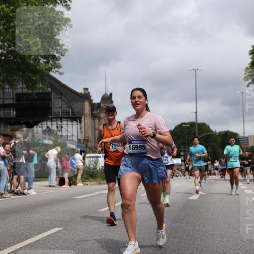 29.06.2025 - hella hamburg halbmarathon Yannick Fuchs http://msf.ph/oto/8154717 29.06.2025 10:58:00 20KM 1254, 1334, 1464, 2685, 2810, 4328, 5384, 7042, 7290, 7907, 8561, 9191, 11149, 12479, 12662, 13503, 13542, 13841, 14225, 15093, 15532, 15797, 15897, 16424, 16995, 17061, 17112, 17150, 17533, 17685, 17686, 17730, 18395, 18581, 18717 meine-sportfotos.de
