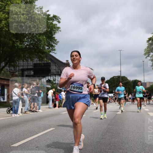 29.06.2025 - hella hamburg halbmarathon Yannick Fuchs http://msf.ph/oto/8154743 29.06.2025 10:58:00 20KM 1254, 1334, 1464, 2685, 2810, 4328, 5384, 7042, 7290, 7907, 8561, 9191, 11149, 12479, 12662, 13503, 13542, 13841, 14225, 15093, 15532, 15797, 15897, 16424, 16995, 17061, 17112, 17150, 17533, 17685, 17686, 17730, 18395, 18581, 18717 meine-sportfotos.de