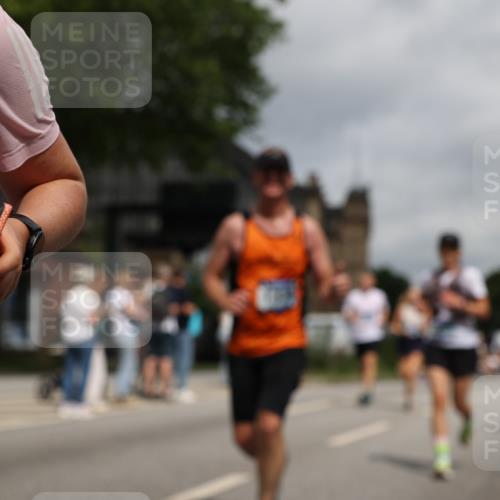 29.06.2025 - hella hamburg halbmarathon Yannick Fuchs http://msf.ph/oto/8154755 29.06.2025 10:58:01 20KM 1254, 1334, 1464, 2685, 2810, 4328, 7042, 7290, 7907, 8561, 8890, 9191, 11149, 12479, 12662, 13503, 13542, 13841, 14225, 14970, 15093, 15532, 15797, 15897, 16424, 16995, 17061, 17112, 17150, 17533, 17685, 17686, 17730, 18395, 18581, 18717 meine-sportfotos.de