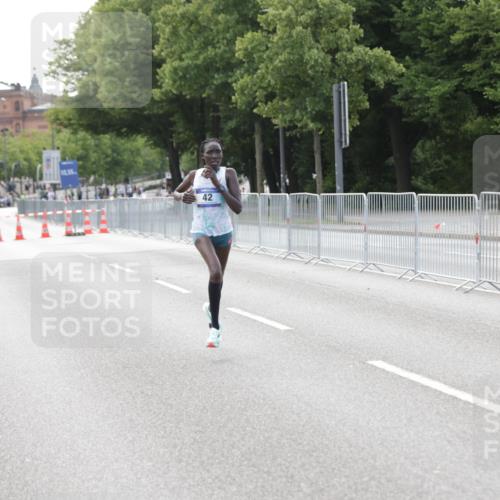 29.06.2025 - hella hamburg halbmarathon Jannik Wohlers http://msf.ph/oto/8154774 29.06.2025 09:35:36 Lombardsbrücke 28, 42, 14689 meine-sportfotos.de