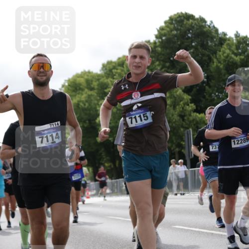 29.06.2025 - hella hamburg halbmarathon Jannik Wohlers http://msf.ph/oto/8154783 29.06.2025 10:16:33 Lombardsbrücke 1117, 1137, 1240, 1331, 1348, 1403, 1553, 1602, 2225, 3088, 3450, 3622, 6328, 6742, 6941, 6948, 7114, 7115, 7257, 7345, 7360, 7376, 7924, 7928, 8263, 8513, 8619, 9091, 9208, 9492, 9647, 9891, 10165, 10314, 10317, 10320, 10735, 10926, 11410, 12043, 12252, 12289, 12297, 12640, 13206, 13365, 13605, 13851, 14597, 14646, 15381, 15564, 15613, 15713, 16447, 16459, 16704, 16709, 17010, 17449, 17527, 17661, 17741, 17845, 18245 meine-sportfotos.de