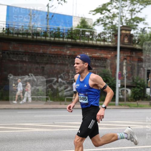 29.06.2025 - hella hamburg halbmarathon Yannick Fuchs http://msf.ph/oto/8154787 29.06.2025 10:14:25 20KM 53, 6380, 11342, 15495 meine-sportfotos.de
