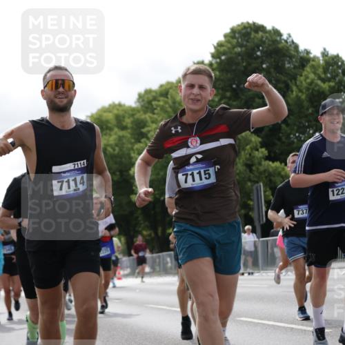 29.06.2025 - hella hamburg halbmarathon Jannik Wohlers http://msf.ph/oto/8154790 29.06.2025 10:16:33 Lombardsbrücke 1117, 1137, 1240, 1331, 1348, 1403, 1553, 1602, 2225, 3088, 3450, 3622, 6328, 6742, 6941, 6948, 7114, 7115, 7257, 7345, 7360, 7376, 7924, 7928, 8263, 8513, 8619, 9091, 9208, 9492, 9647, 9891, 10165, 10314, 10317, 10320, 10735, 10926, 11410, 12043, 12252, 12289, 12297, 12640, 13206, 13365, 13605, 13851, 14597, 14646, 15381, 15564, 15613, 15713, 16447, 16459, 16704, 16709, 17010, 17449, 17527, 17661, 17741, 17845, 18245 meine-sportfotos.de