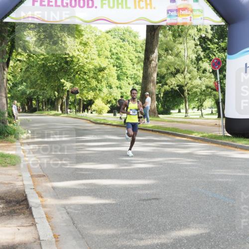 29.06.2025 - hella hamburg halbmarathon MichiJ http://msf.ph/oto/8154793 29.06.2025 09:56:52 Zwischen KM18-KM19  meine-sportfotos.de
