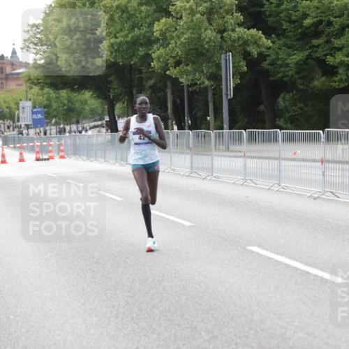 29.06.2025 - hella hamburg halbmarathon Jannik Wohlers http://msf.ph/oto/8154803 29.06.2025 09:35:36 Lombardsbrücke 28, 42, 14689 meine-sportfotos.de