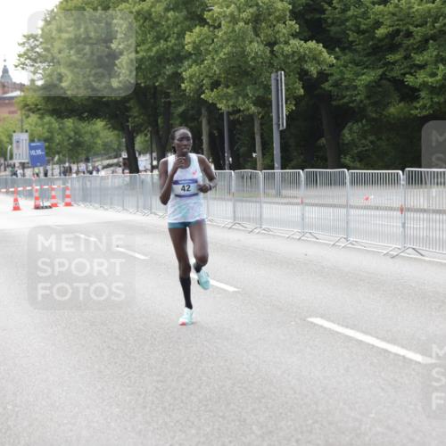 29.06.2025 - hella hamburg halbmarathon Jannik Wohlers http://msf.ph/oto/8154830 29.06.2025 09:35:36 Lombardsbrücke 28, 42, 14689 meine-sportfotos.de