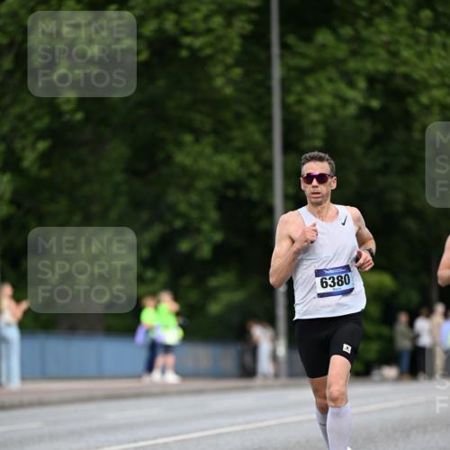 29.06.2025 - hella hamburg halbmarathon Dr. Thomas Lammeyer http://msf.ph/oto/8154840 29.06.2025 09:42:49 Kennedybrücke 51, 53, 2659, 3720, 6380, 6699 meine-sportfotos.de