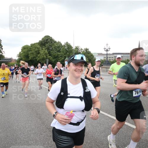 29.06.2025 - hella hamburg halbmarathon Jannik Wohlers http://msf.ph/oto/8154849 29.06.2025 10:53:32 Lombardsbrücke 1017, 1263, 1687, 1744, 1753, 1789, 2079, 2372, 2854, 3055, 3079, 3249, 3465, 3467, 3557, 4801, 4838, 5430, 5856, 5898, 5964, 6039, 6192, 6273, 6583, 7614, 8924, 9138, 9503, 9572, 11390, 11472, 11769, 12283, 12611, 13034, 13350, 13368, 14171, 14596, 14665, 14799, 15047, 15191, 15290, 15791, 16313, 16748, 16930, 17255, 17309, 17487, 17622, 18348, 18365, 18904, 19019 meine-sportfotos.de