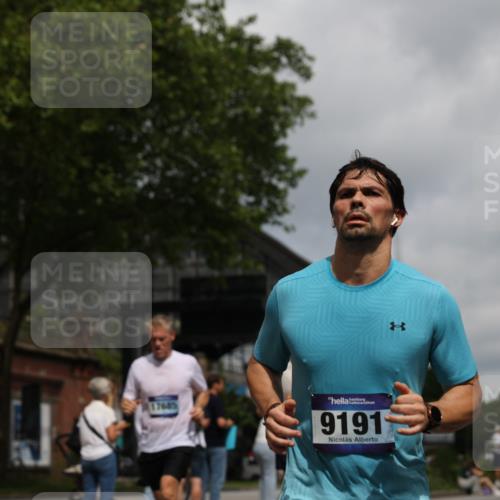 29.06.2025 - hella hamburg halbmarathon Yannick Fuchs http://msf.ph/oto/8154871 29.06.2025 10:58:04 20KM 1254, 1334, 1464, 2685, 2810, 4328, 7042, 7907, 8561, 8890, 9191, 11149, 12479, 13503, 13542, 13841, 14225, 14970, 15093, 15797, 16424, 16594, 16995, 17061, 17112, 17150, 17533, 17685, 17686, 17730, 18395, 18581 meine-sportfotos.de