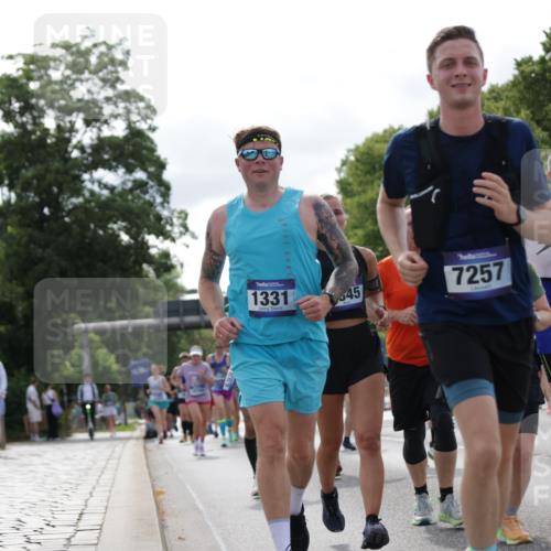 29.06.2025 - hella hamburg halbmarathon Jannik Wohlers http://msf.ph/oto/8154872 29.06.2025 10:16:36 Lombardsbrücke 1117, 1137, 1240, 1298, 1331, 1348, 1403, 1553, 1602, 2225, 2908, 3210, 3450, 3622, 5929, 5930, 5995, 6328, 6948, 7114, 7115, 7257, 7345, 7360, 7376, 7924, 7928, 8263, 8513, 8983, 9208, 9647, 9891, 10165, 10314, 10317, 10320, 10735, 10926, 11410, 12043, 12252, 12289, 12640, 13206, 13365, 13605, 14597, 14646, 15140, 15381, 15564, 15613, 15713, 16447, 16459, 16704, 16709, 17010, 17449, 17527, 17661, 17741, 17984, 18245, 18571 meine-sportfotos.de