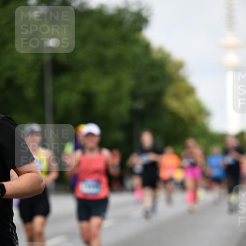 29.06.2025 - hella hamburg halbmarathon Dr. Thomas Lammeyer http://msf.ph/oto/8154882 29.06.2025 10:07:58 Kennedybrücke 1355, 1450, 2277, 2683, 4095, 4307, 4587, 4951, 5058, 5384, 5396, 5464, 5613, 6142, 6391, 6453, 7006, 7277, 7278, 7279, 7306, 7485, 8177, 8421, 8422, 8423, 8469, 8484, 9526, 9899, 10389, 11402 meine-sportfotos.de